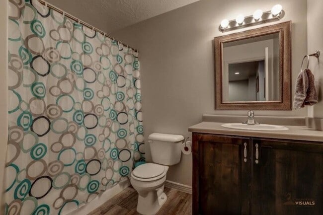 Building Photo - Pet Friendly: 3 Bedroom Fossil Hills Townhome With 2 Car Garage
