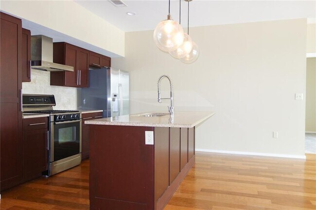 Building Photo - 1600 Barton Springs Rd