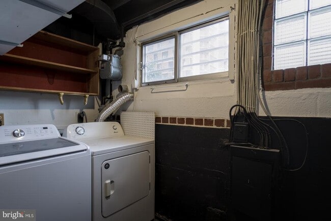 Building Photo - 301 I St SW