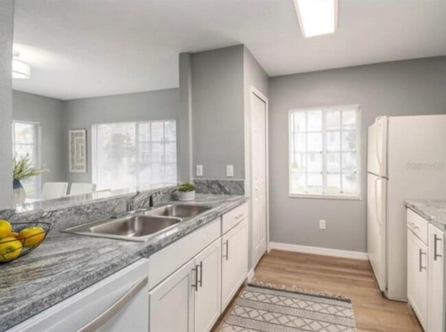 Building Photo - 2032 Fluorshire Dr