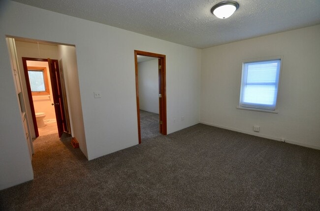 Building Photo - 1350 Elder Ln