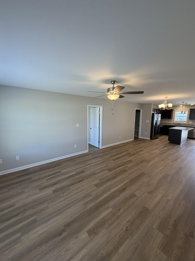 Building Photo - 1752 Friendly Rd