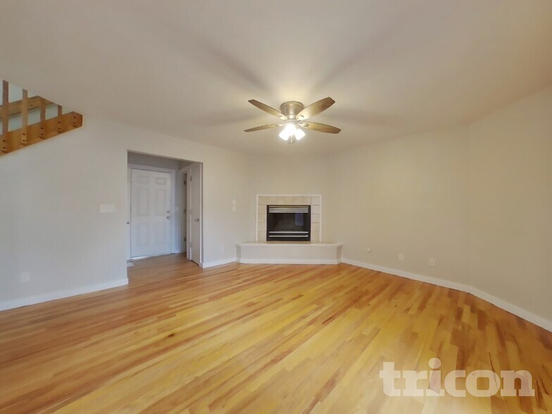 Building Photo - 106 N 49th Ave Ct