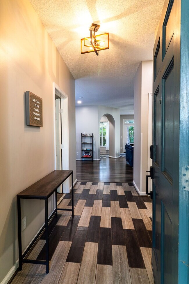 Building Photo - 9 Walthour Cove