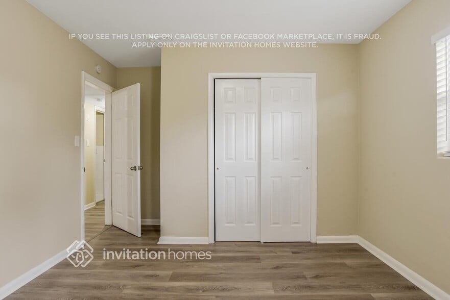 Building Photo - 6202 Balboa Dr