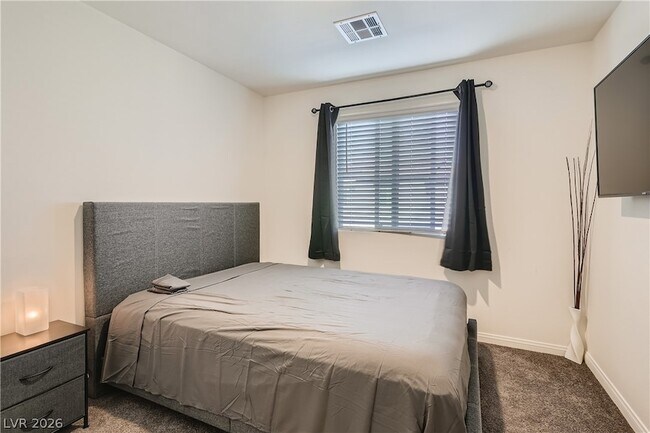 Building Photo - 527 Clearsable Ave