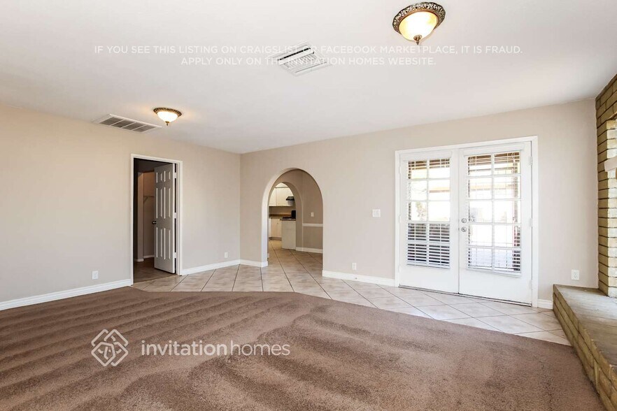 Building Photo - 5419 W Mercer Ln
