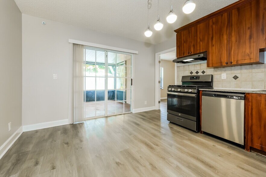 Building Photo - 5872 Corson Pl