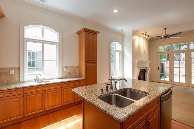 Building Photo - 8819 Provence Village Ln