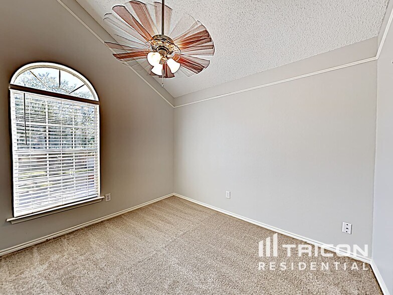 Building Photo - 1026 Chasemore Dr