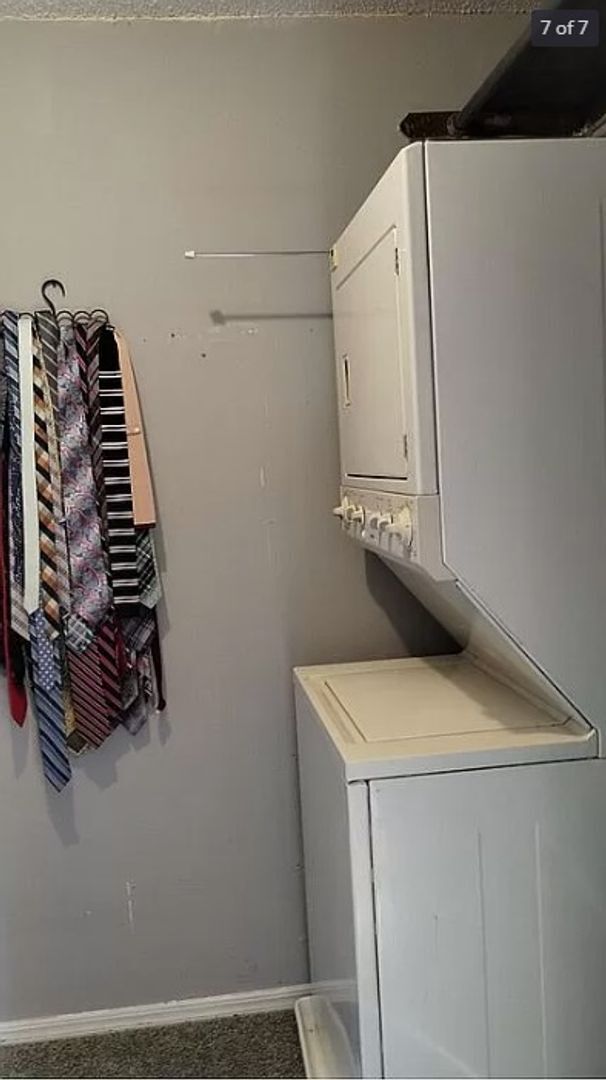 Building Photo - 1-bed, 1-bath apartment with washer and dryer provided