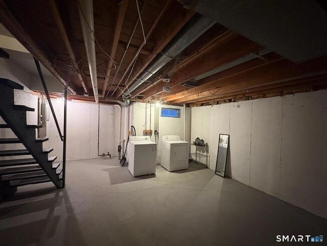 Building Photo - 11 Park Rd