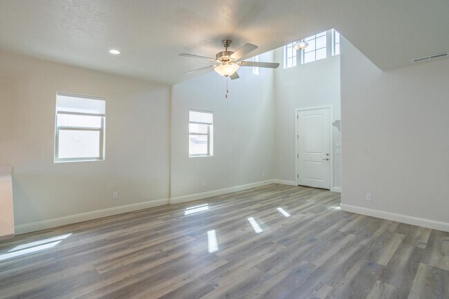 Building Photo - 548 N 550 W