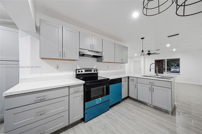 Building Photo - 7516 NW 44th Ct