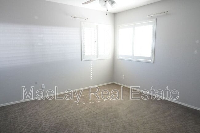 Building Photo - 15410 S 17th Ln