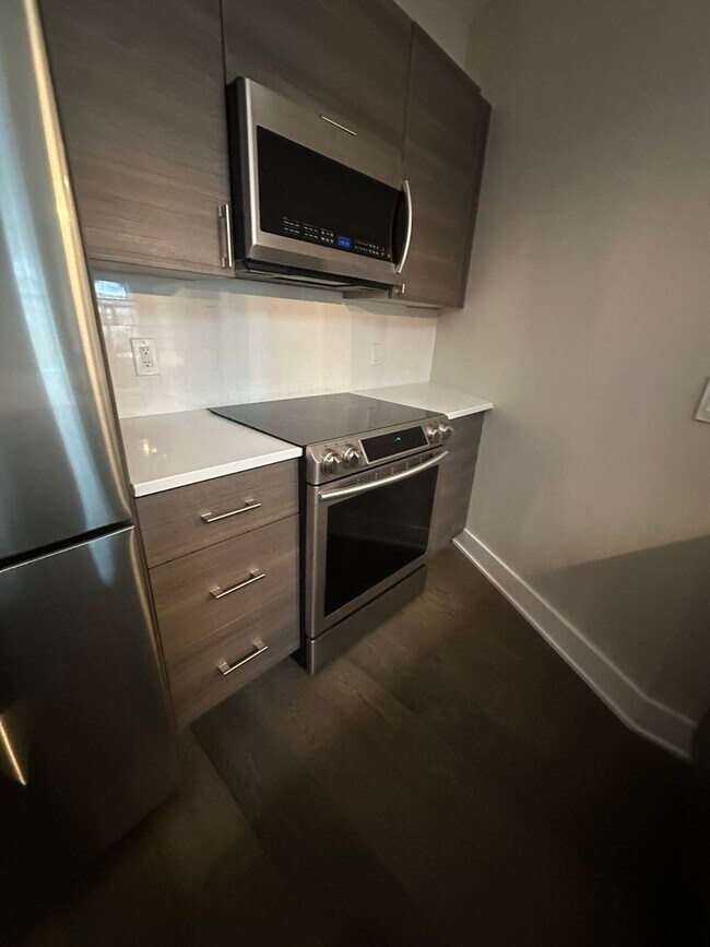 Building Photo - Modern 2 Bedroom, 2 Bathroom Penthouse with Parking in Historic LeDroit Park