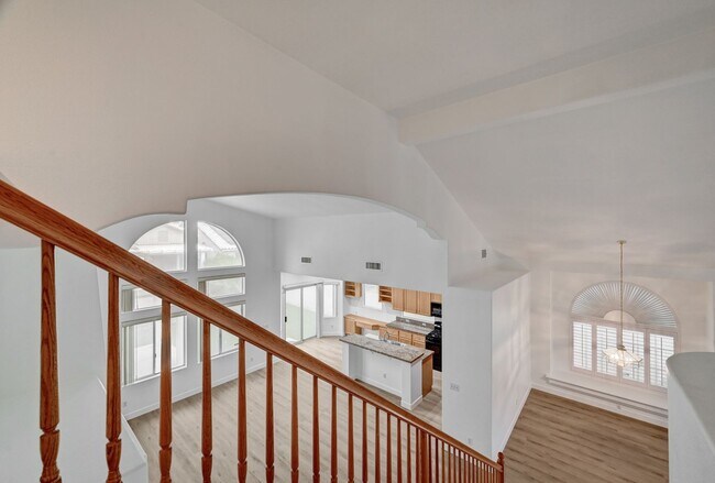 Building Photo - Spacious 5-Bedroom Retreat with Dual Firep...