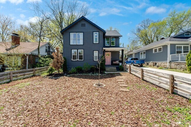 Building Photo - 1422 Benjamin St