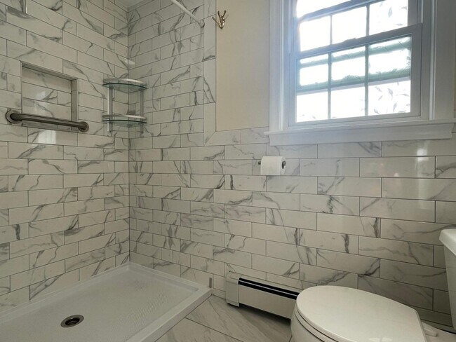 Building Photo - 84 Langley Rd