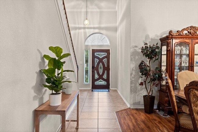 Building Photo - 914 Spring Heights Dr