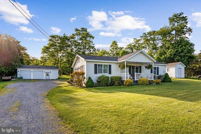 Building Photo - 709 Dicks Hollow Rd