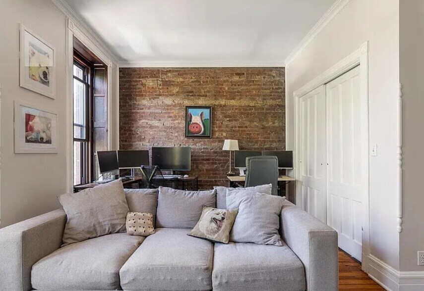 Building Photo - 18 Willett St