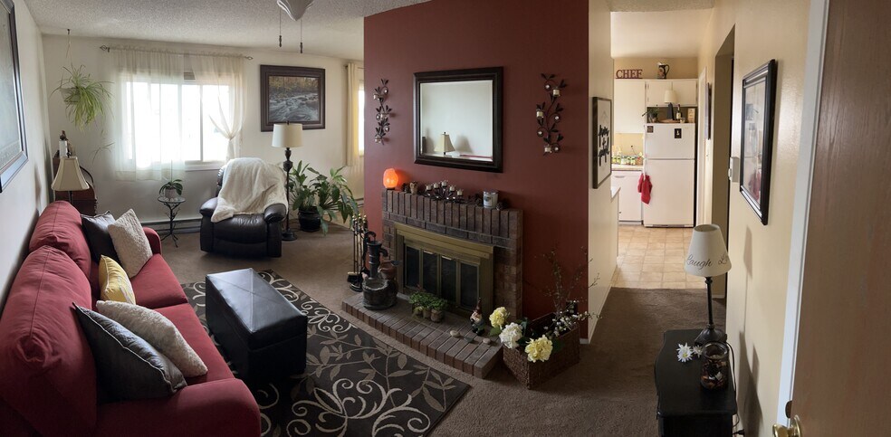 Building Photo - 402 Miller Ln