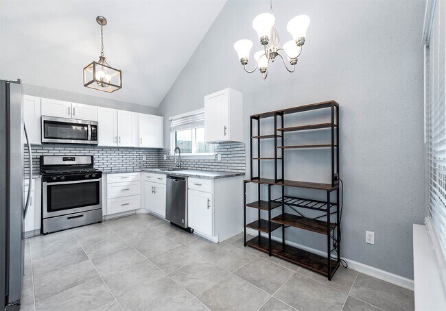 Building Photo - 20502 Cocoplum Dr