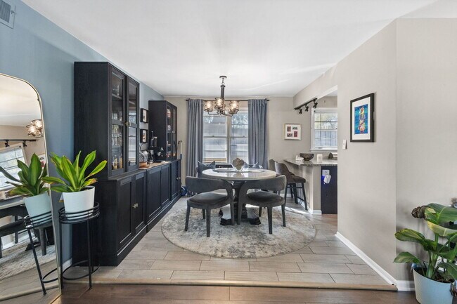 Building Photo - 2635 W 94th Pl