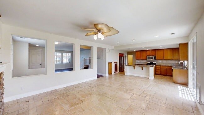 Building Photo - Beautiful Family Home