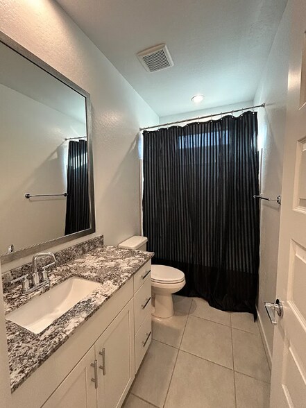 Building Photo - 4037 S 93rd Dr