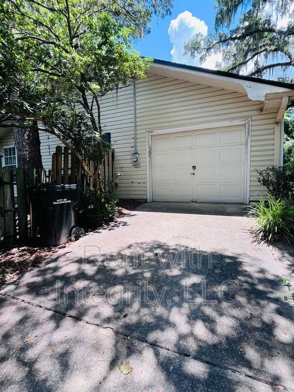 Building Photo - 2661 Faversham Dr