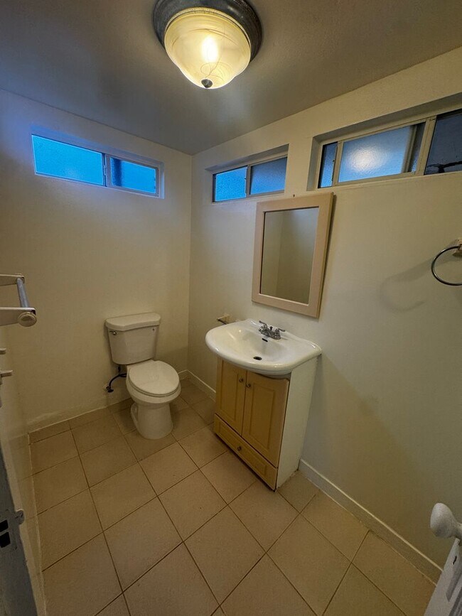 Building Photo - Francis