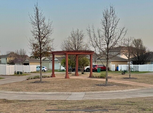 Building Photo - 417 Katmai Cir
