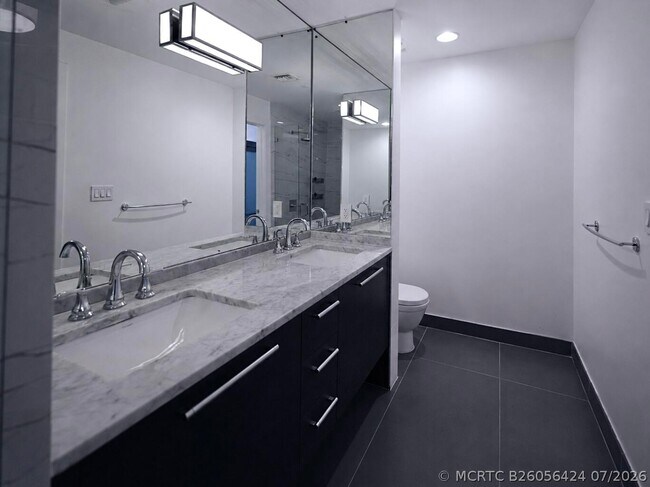 Building Photo - 900 Biscayne Blvd