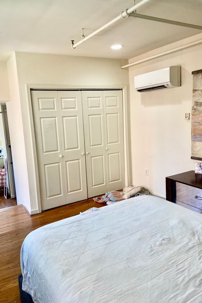 Building Photo - 517 N Harrison St