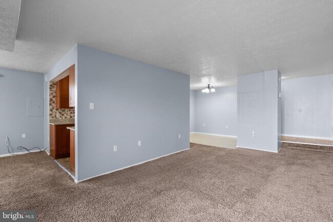 Building Photo - 7812 Hanover Pkwy