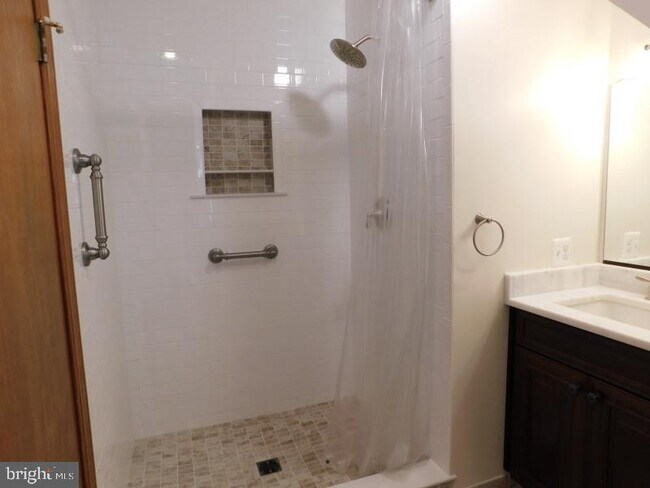 Building Photo - 13886 Berlin Turnpike