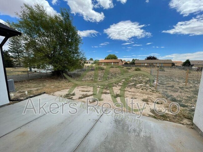 Building Photo - 968 S Coral Pl