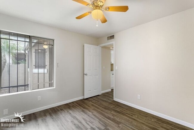 Building Photo - Newly Updated 2Bdm 2Ba Home with Fireplace & Private Patio in Mesa!