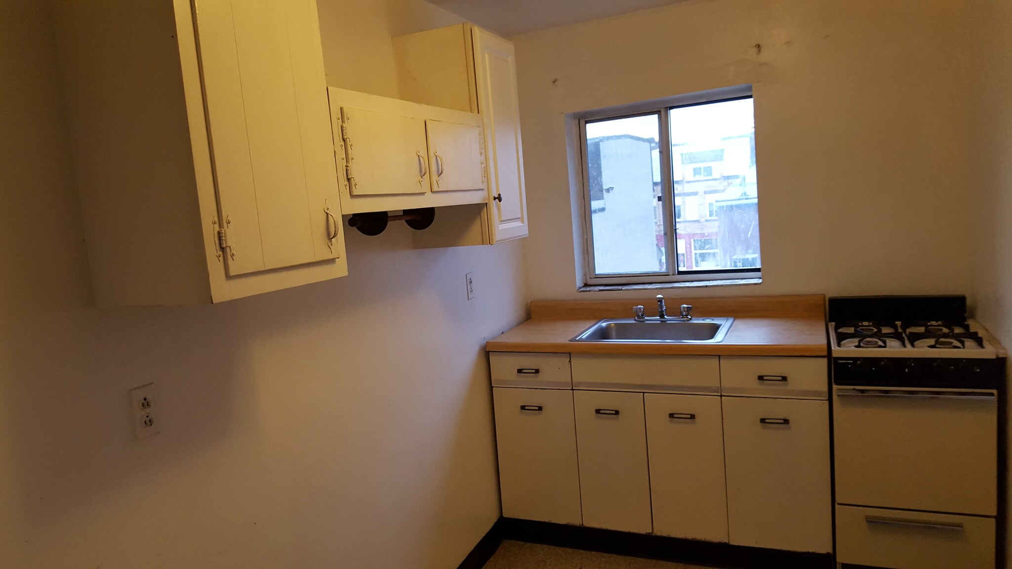 kitchen - 16 Melba Pl
