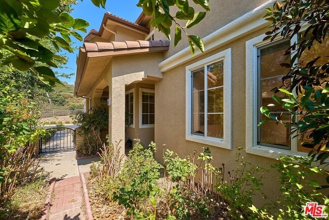 Building Photo - 28058 Dickason Dr