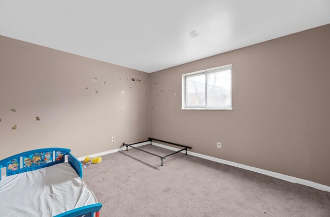 Building Photo - 4688 Hilton Ave