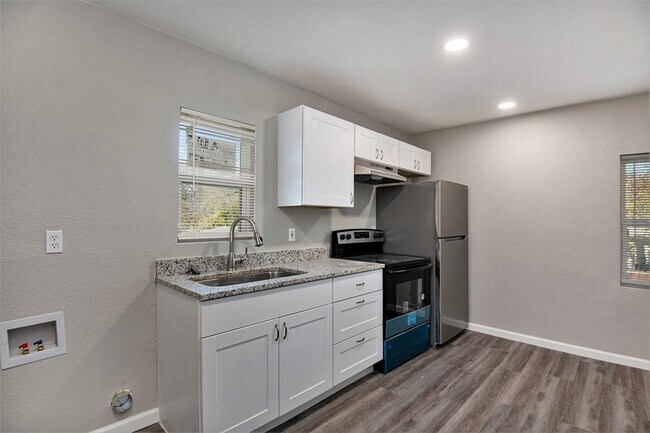 Building Photo - 408 Dawson Cir