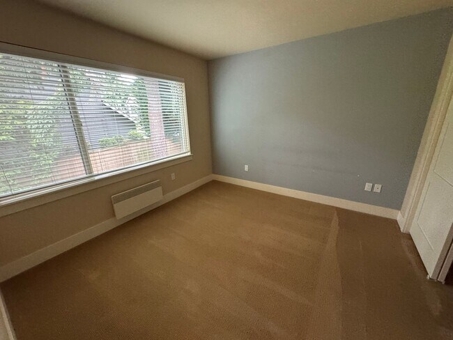 Building Photo - 1bd/1ba Bellevue Condo