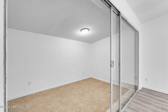 Building Photo - 9155 Sibbald Rd