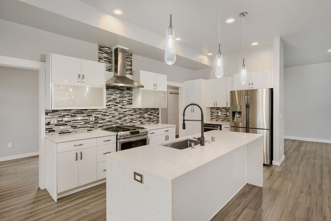 Building Photo - Beautiful 4bed/2.5bath Home in Desirable West Seattle Location!