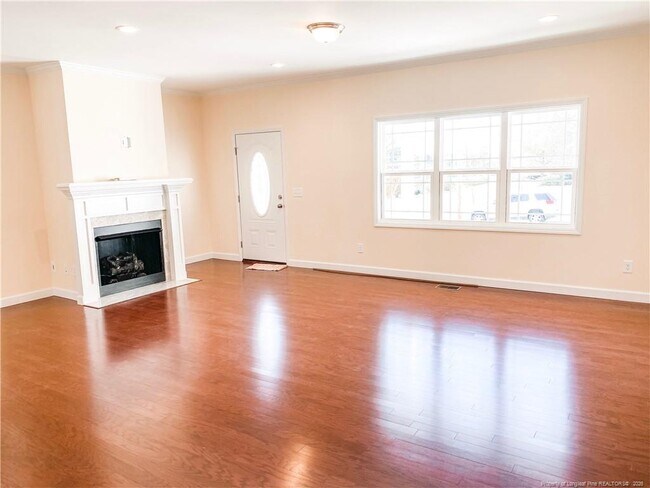 Building Photo - 2935 Cornell Dr