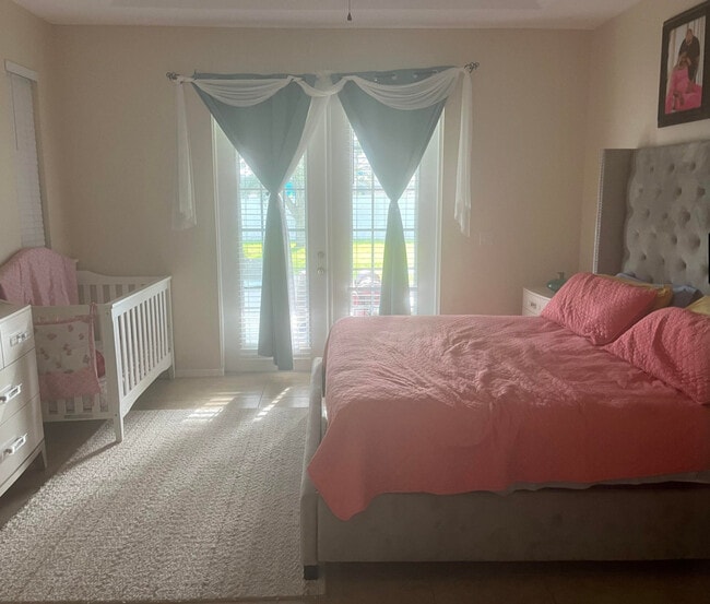 Building Photo - 4412 SW Bonney St