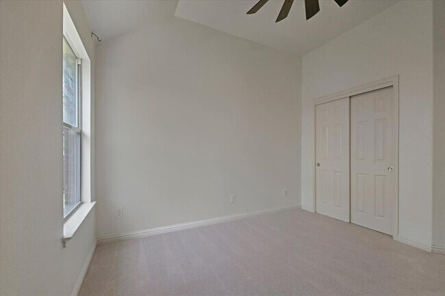 Building Photo - 1218 Canyon Maple Rd